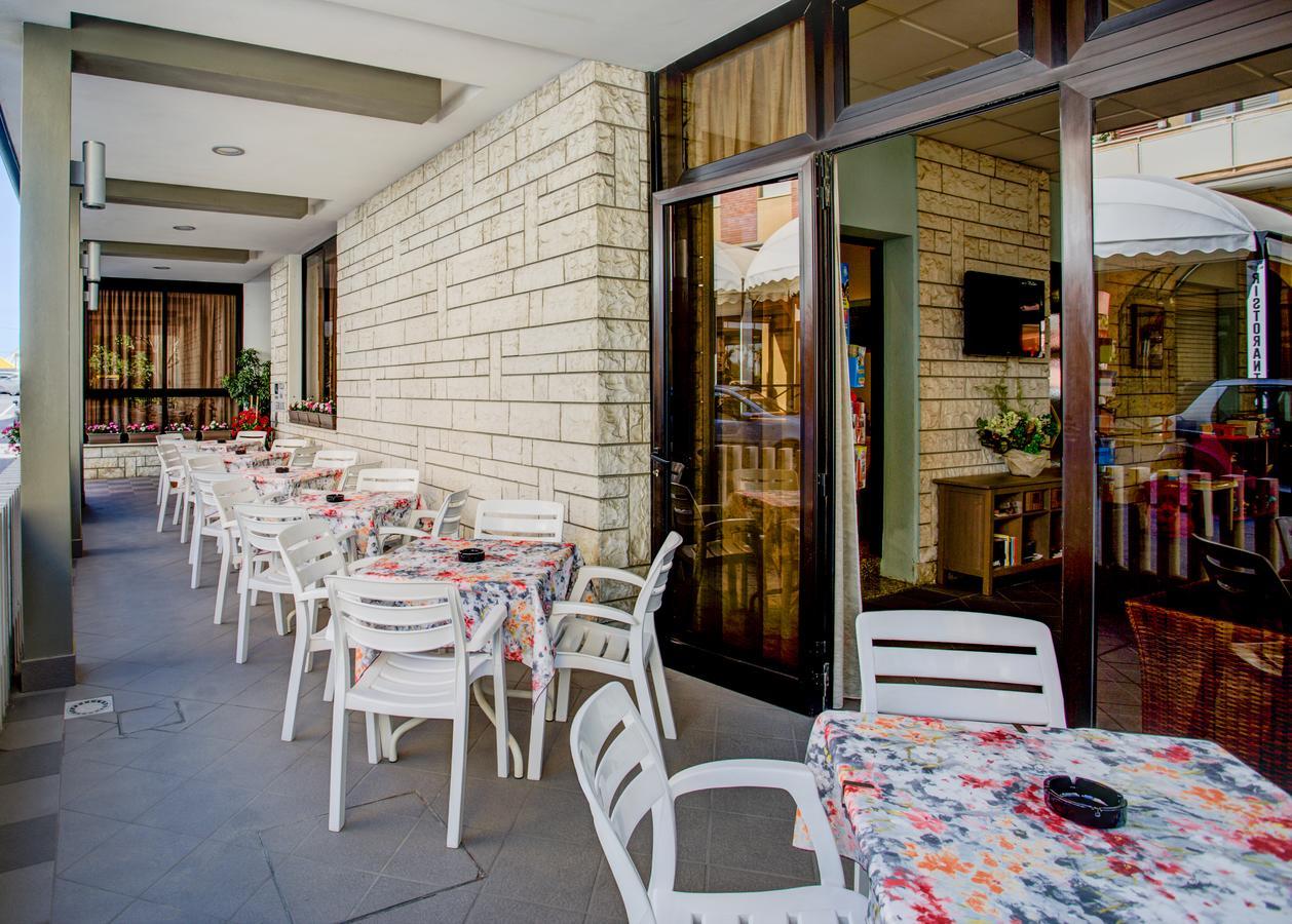 Hotel Villa Dei Gerani Rimini Exteriér fotografie